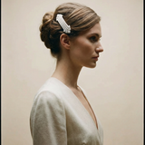 SULA WHITE HAIR CLIP