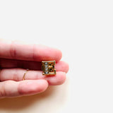 PIN BROOCH AND GLITTER